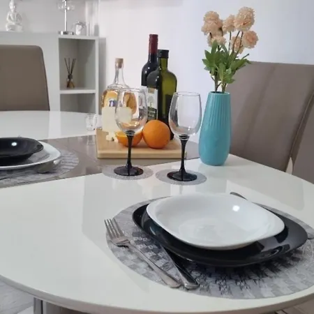Apartman Mia شقة غييكا